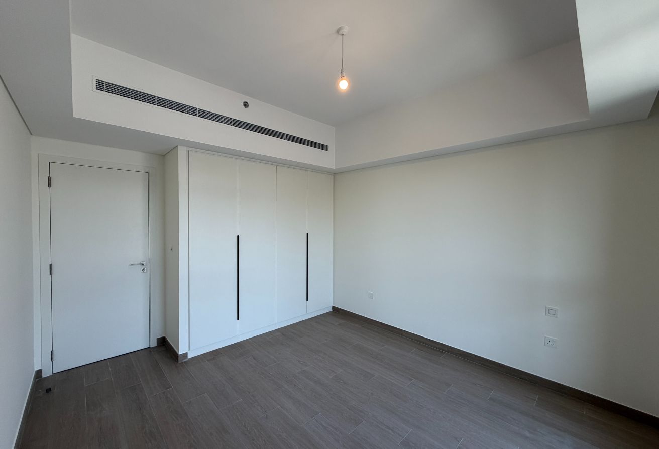 HIGH FLOOR | LARGE WINDOWS | PRESTIGE LOCATION - 3