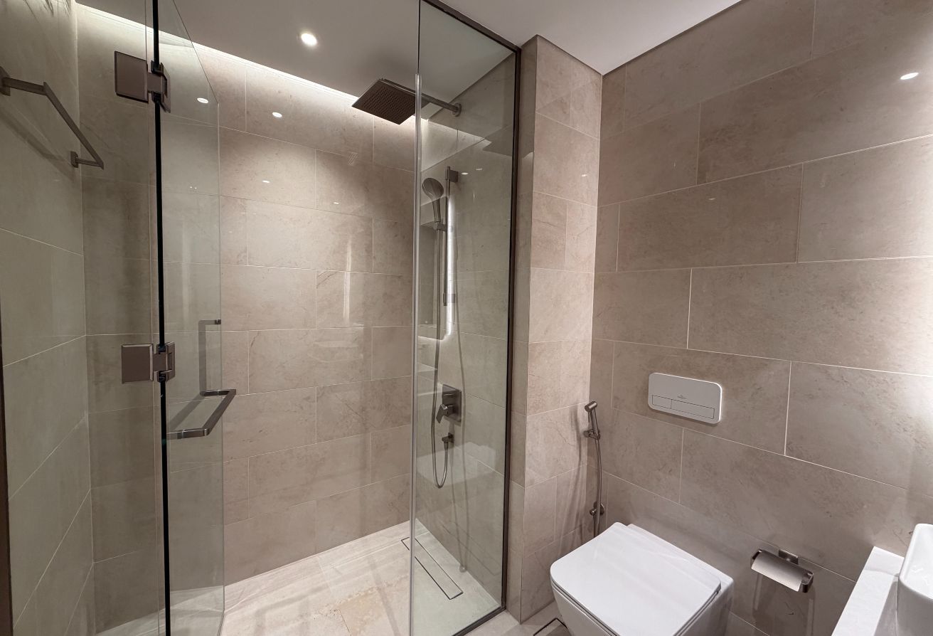 HIGH FLOOR | LARGE WINDOWS | PRESTIGE LOCATION - 11