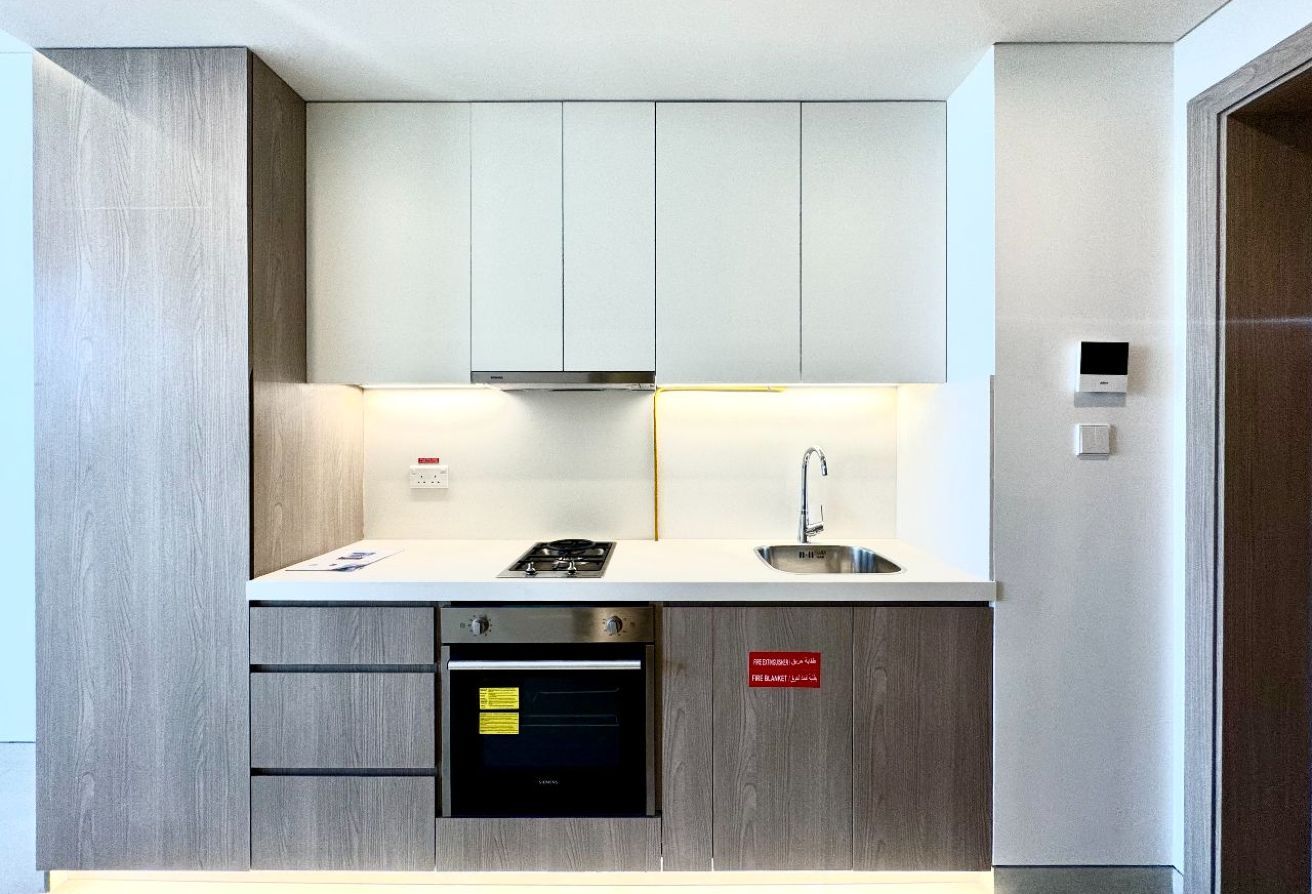 BRAND NEW BUILDING | READY TO MOVE | GOLF LINKS - 5