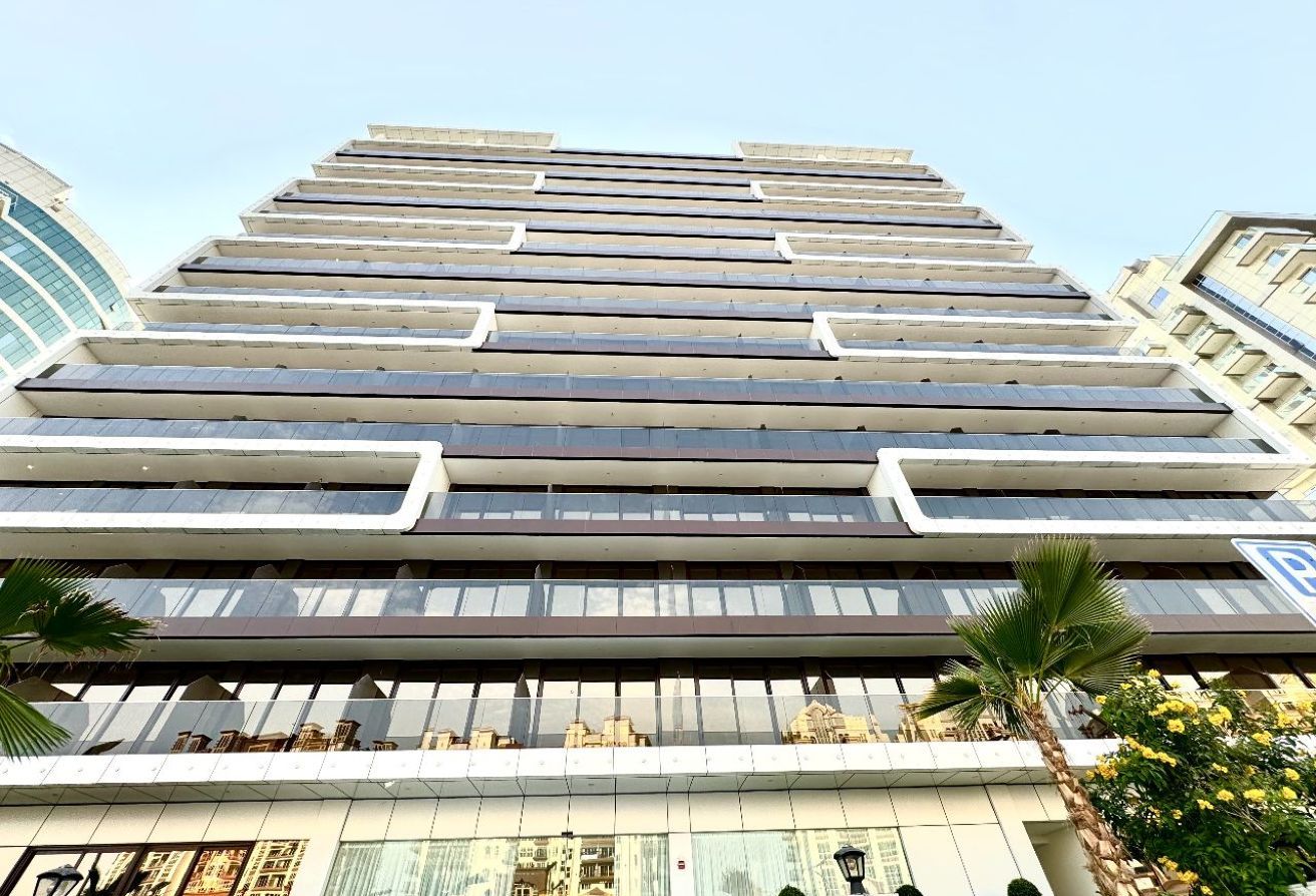 BRAND NEW BUILDING | READY TO MOVE | GOLF LINKS - 19