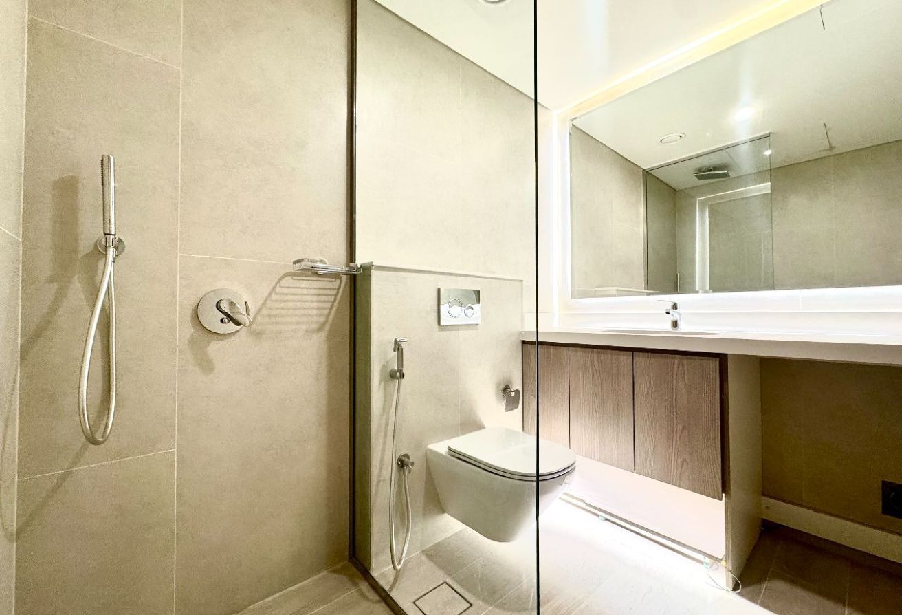 BRAND NEW BUILDING | READY TO MOVE | GOLF LINKS - 8