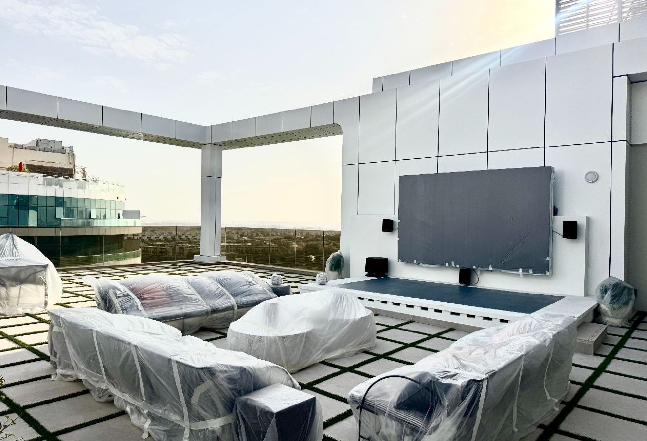 BRAND NEW BUILDING | READY TO MOVE | GOLF LINKS - 16