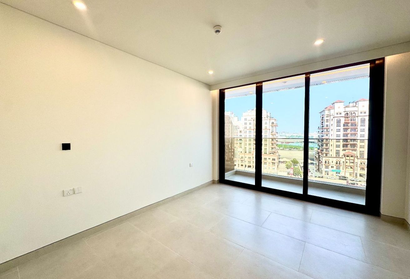 BRAND NEW BUILDING | READY TO MOVE | GOLF LINKS