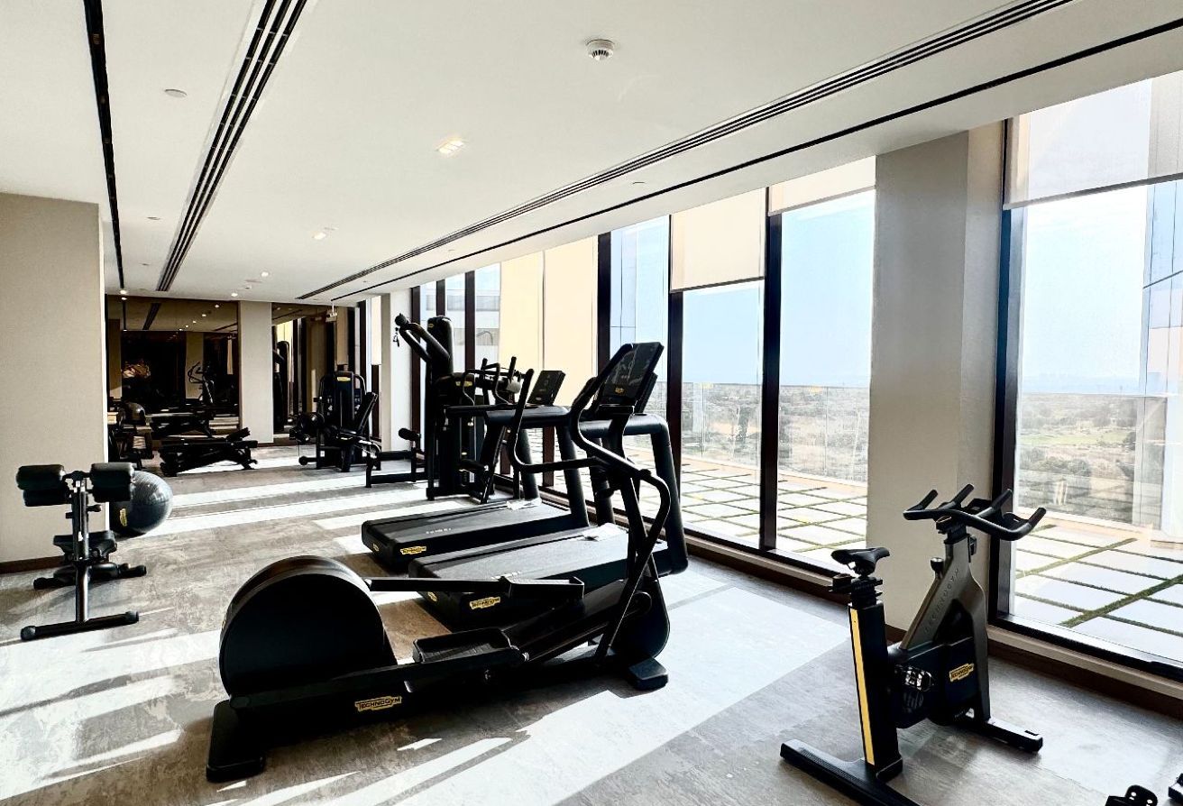 BRAND NEW BUILDING | READY TO MOVE | GOLF LINKS - 12