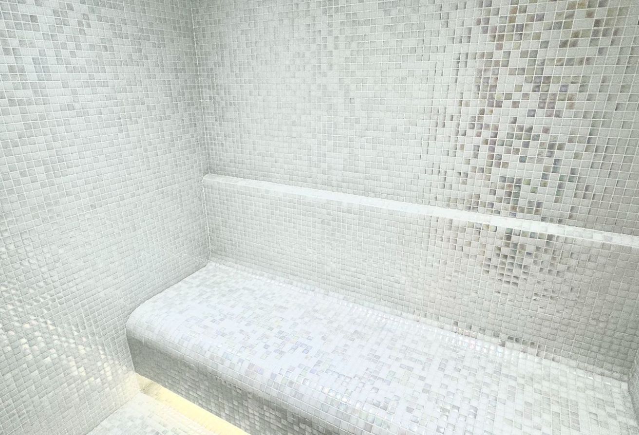 BRAND NEW BUILDING | READY TO MOVE | GOLF LINKS - 11