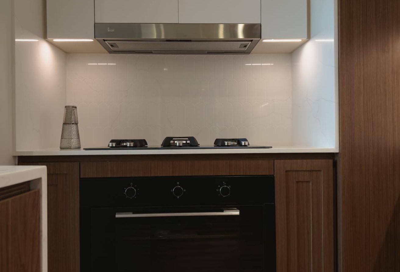 MARINA VIEW | UPGRADED | LUXURY | HIGH FLOOR - 23