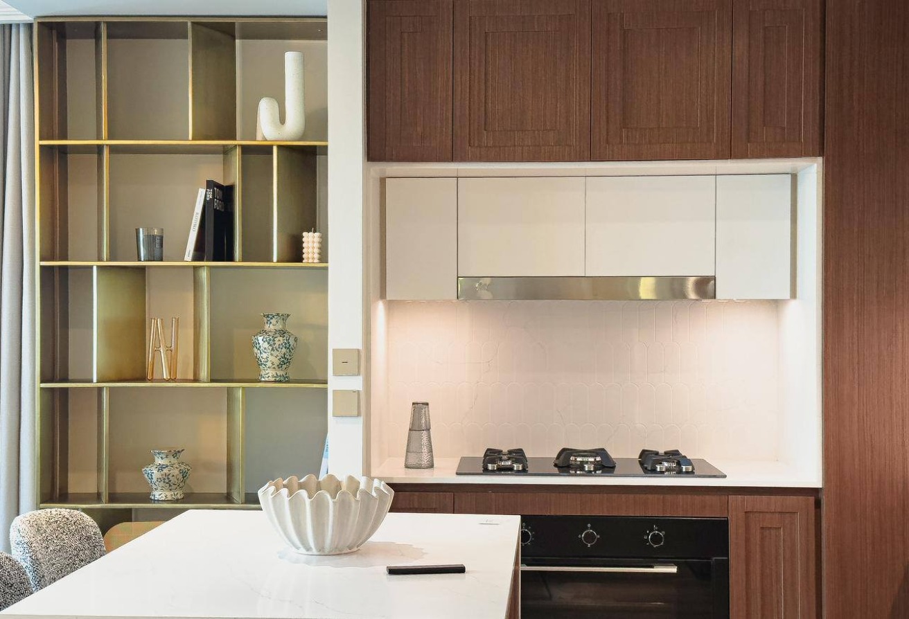 MARINA VIEW | UPGRADED | LUXURY | HIGH FLOOR - 9