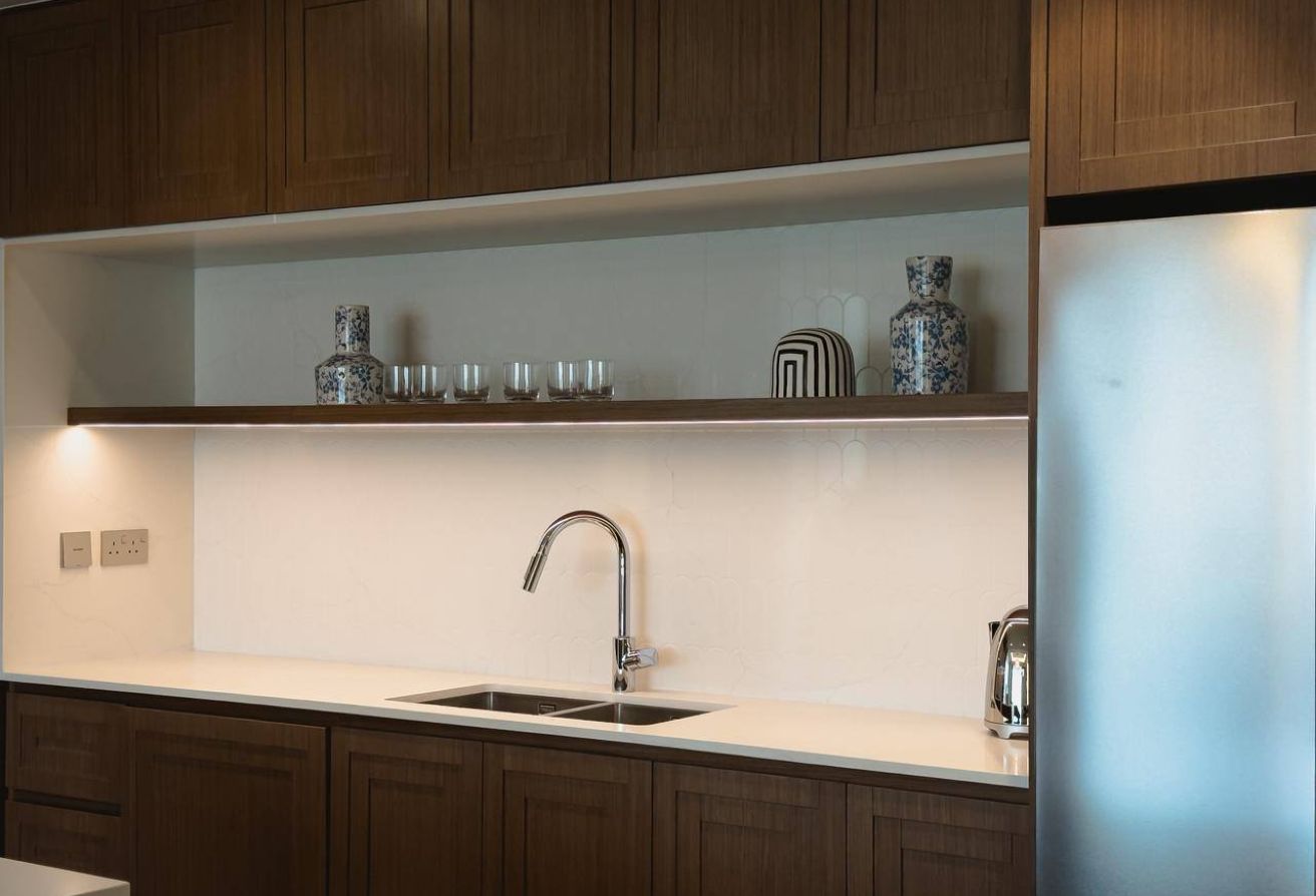 MARINA VIEW | UPGRADED | LUXURY | HIGH FLOOR - 5