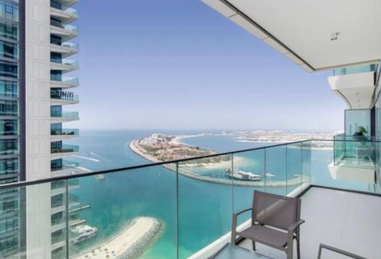 COVERED PARKING | PRIME LOCATION | PRIVATE BEACH - 3