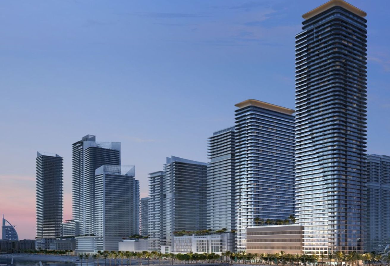 COVERED PARKING | PRIME LOCATION | PRIVATE BEACH - 4