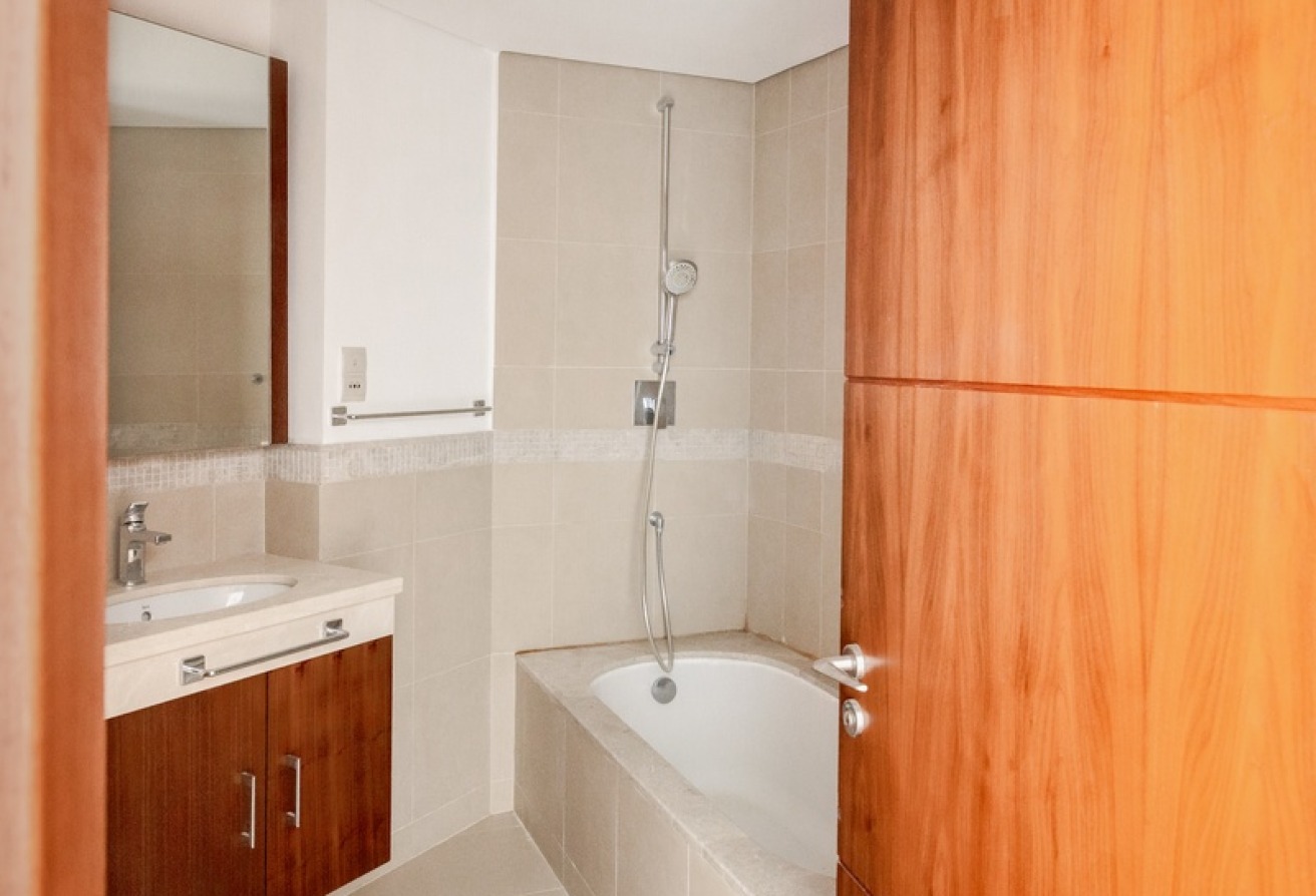 SPACIOUS 2BR | SKYLINE VIEWS | BURJ VISTA - 7