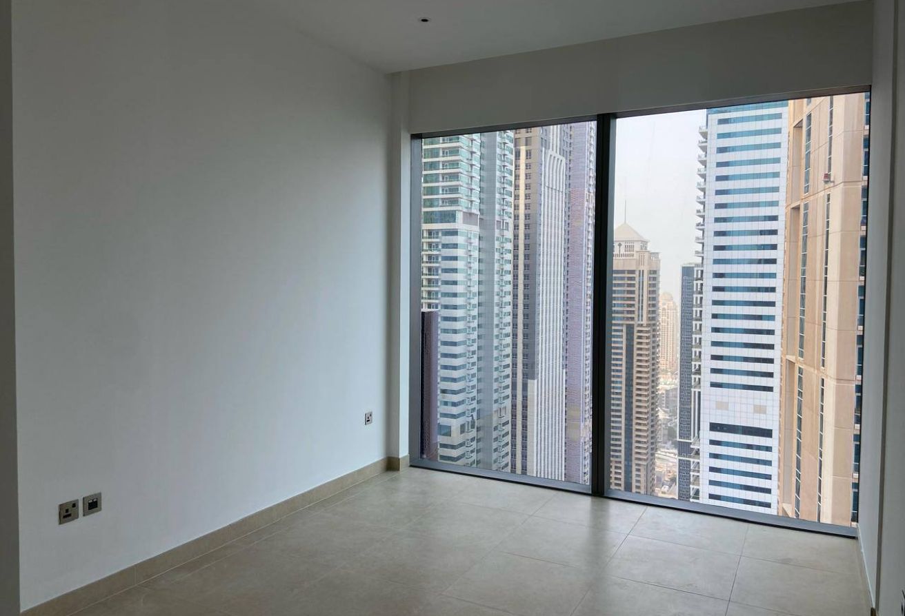 SPACIOUS 2BR | PANORAMIC VIEWS | DUBAI MARINA - 3