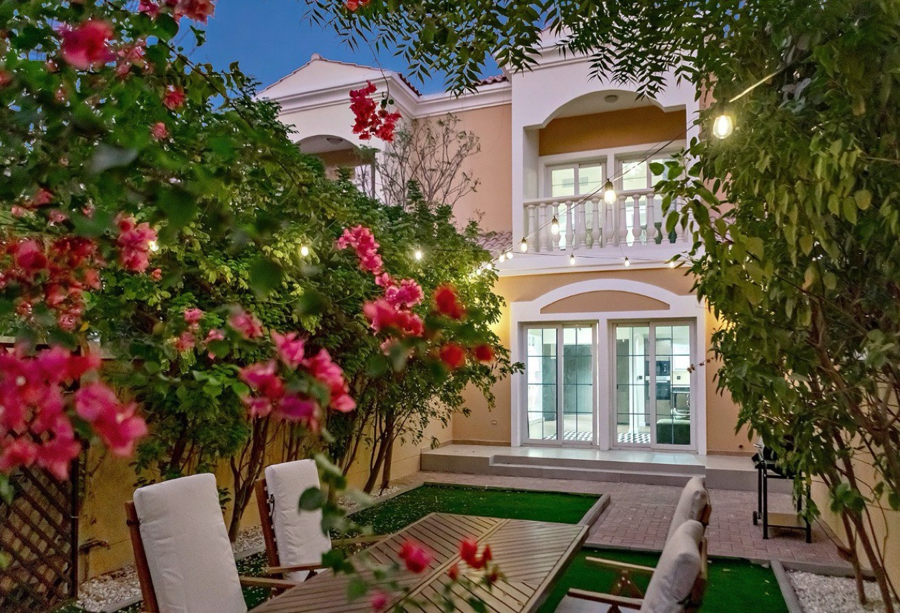 RENOVATED | FURNISHED | VACANT | PRIME LOCATION - 18