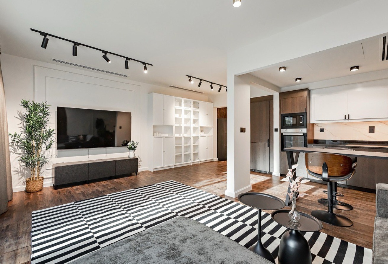 RENOVATED | FURNISHED | VACANT | PRIME LOCATION - 4