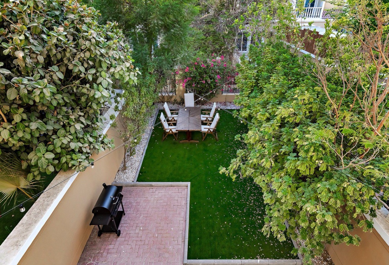 RENOVATED | FURNISHED | VACANT | PRIME LOCATION - 15