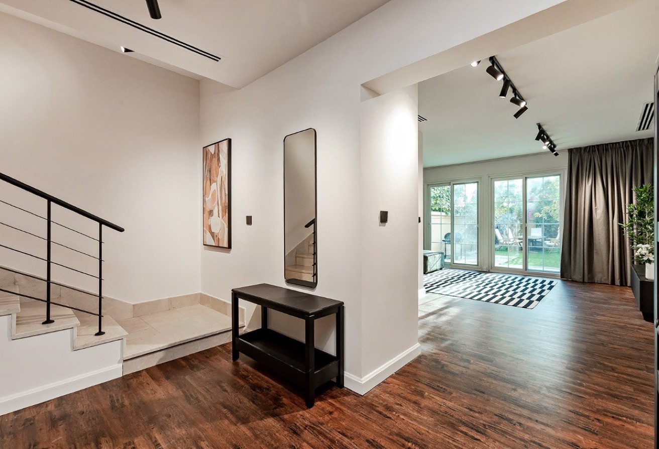 RENOVATED | FURNISHED | VACANT | PRIME LOCATION - 5