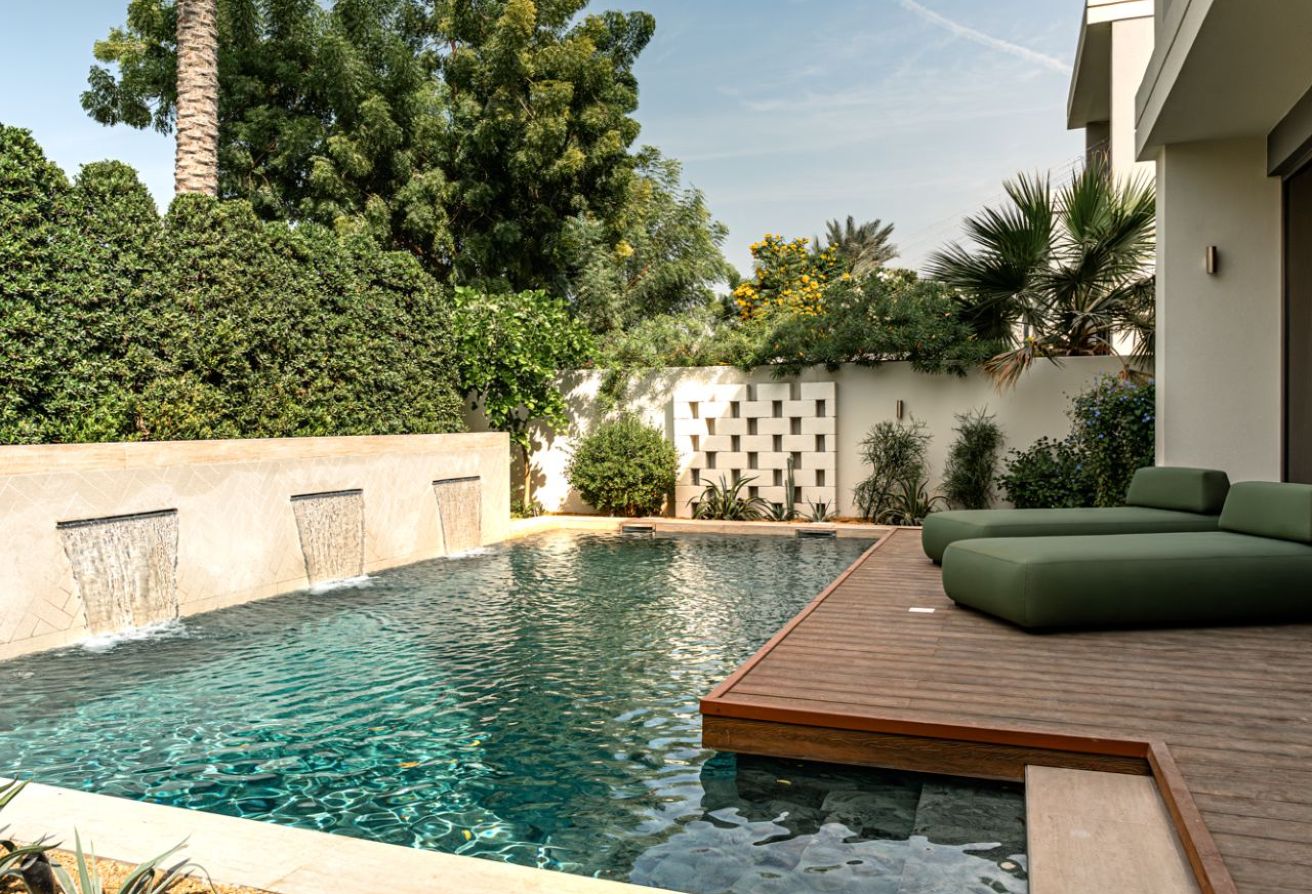 FULLY UPGRADED VILLA | OUTDOOR KITCHEN | GARDEN - 9