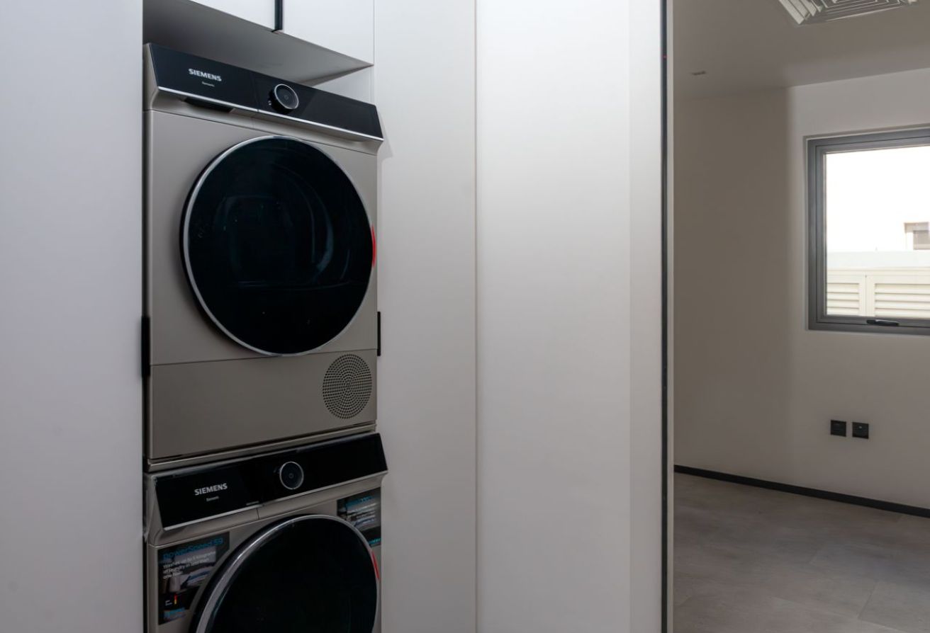 FULLY UPGRADED VILLA | OUTDOOR KITCHEN | GARDEN - 17