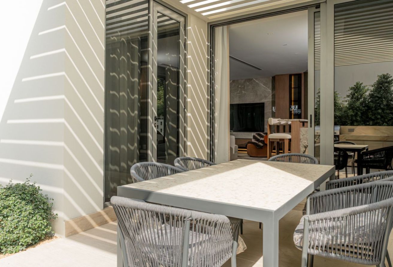 FULLY UPGRADED VILLA | OUTDOOR KITCHEN | GARDEN - 13