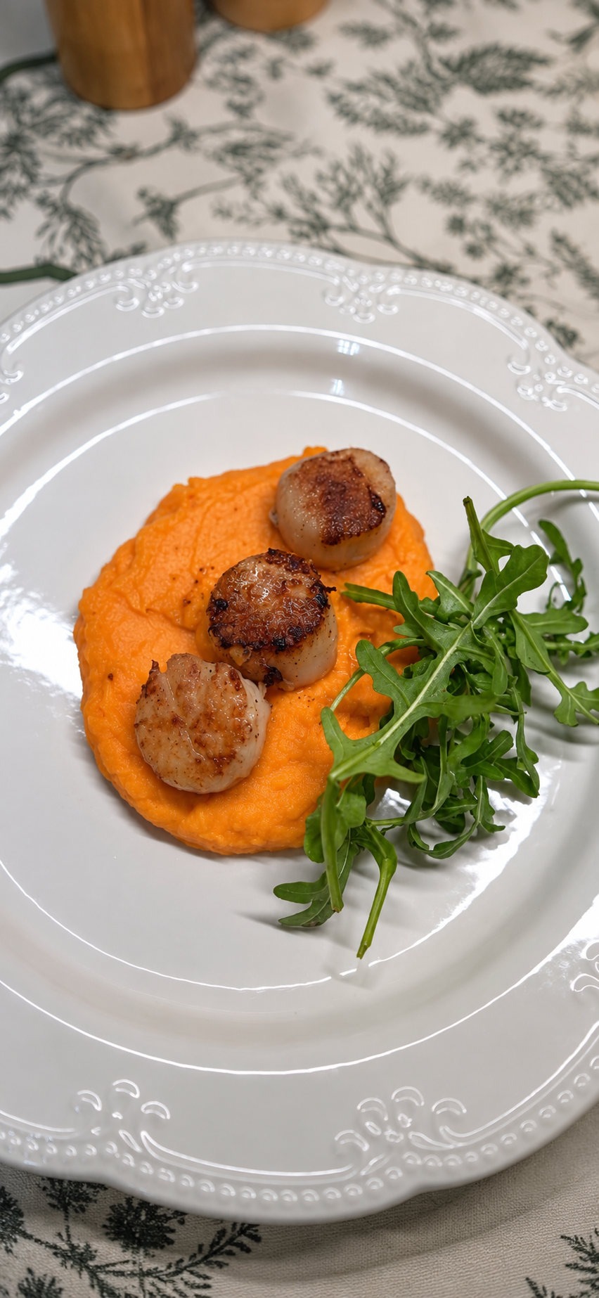 Przegrzebki na purée z batata