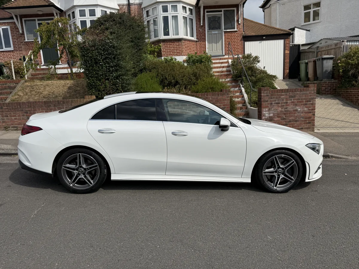 MERCEDES-BENZ CLA 220 AMG LINE PREMIUM + A