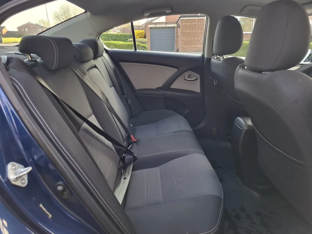 TOYOTA AVENSIS BUSINESS EDITION D-4D