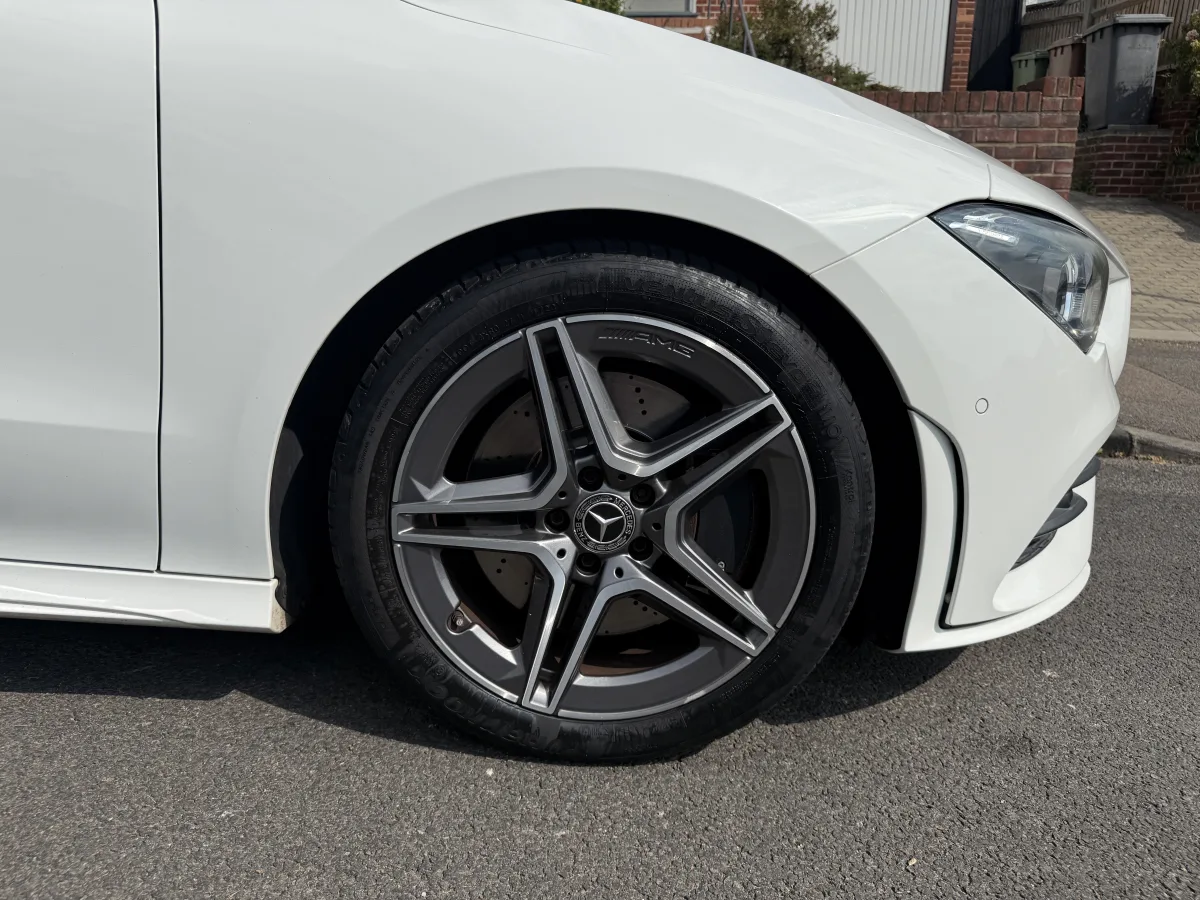 MERCEDES-BENZ CLA 220 AMG LINE PREMIUM + A