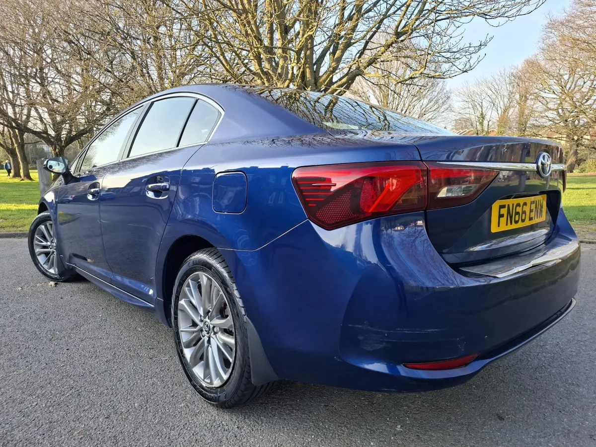 TOYOTA AVENSIS BUSINESS EDITION D-4D