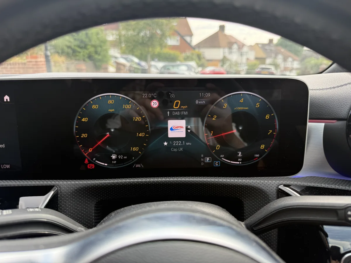 MERCEDES-BENZ CLA 220 AMG LINE PREMIUM + A