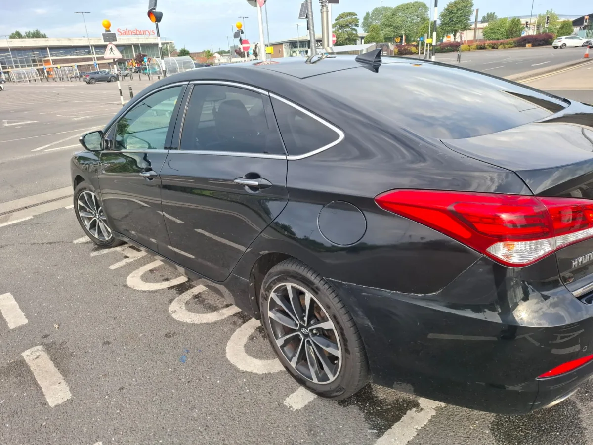 HYUNDAI I40 SE NAV CRDI BLUE DRIVE S-A