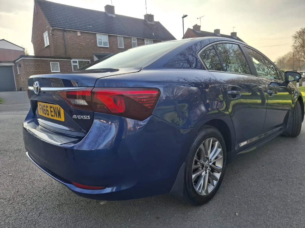 TOYOTA AVENSIS BUSINESS EDITION D-4D