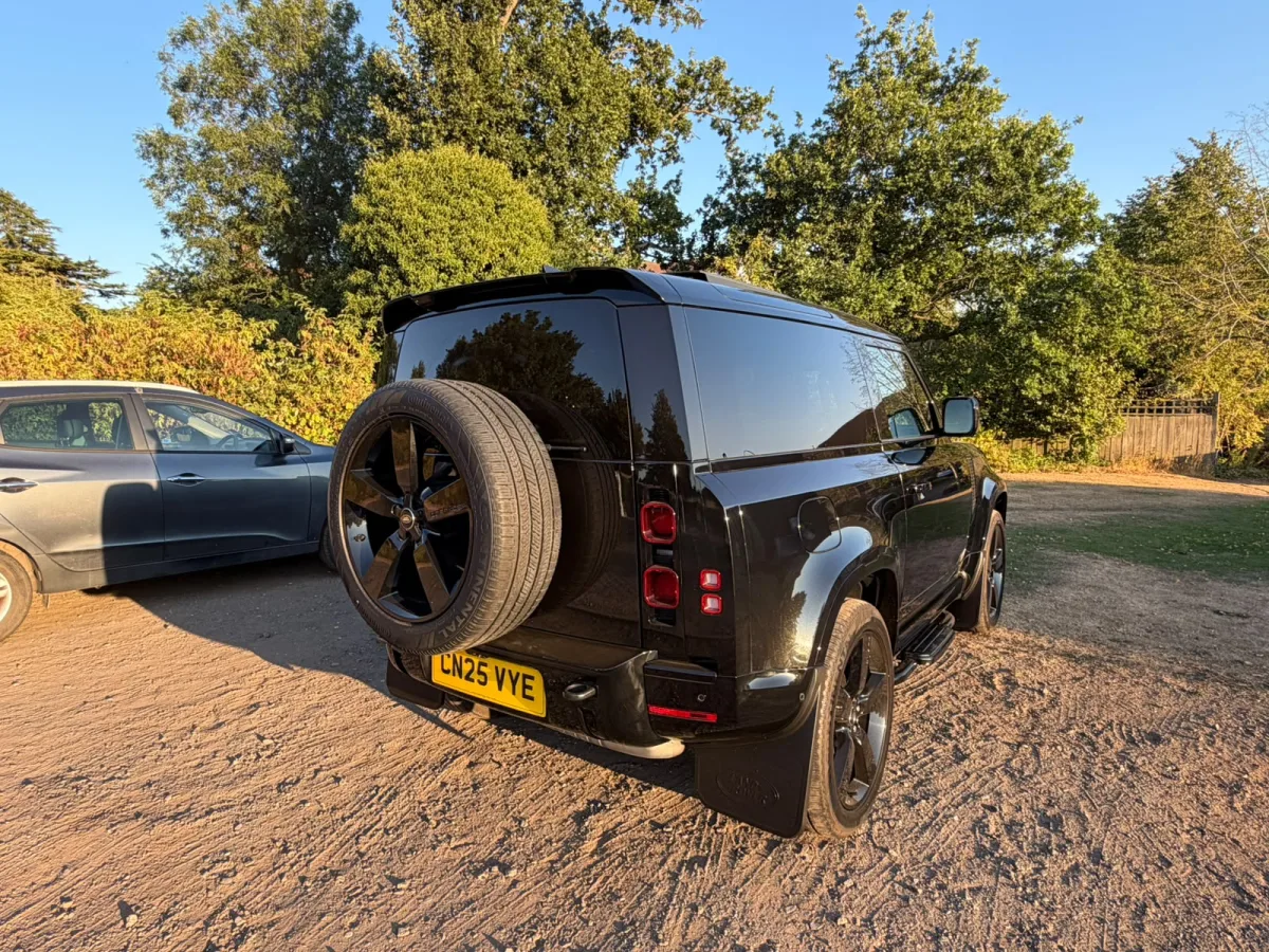 LAND ROVER DEFENDER XDYNAMIC HSE D MHEV A