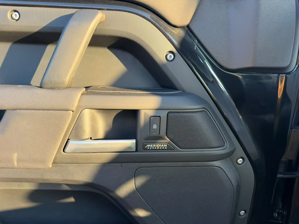 LAND ROVER DEFENDER XDYNAMIC HSE D MHEV A