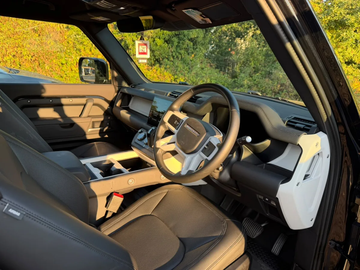 LAND ROVER DEFENDER XDYNAMIC HSE D MHEV A