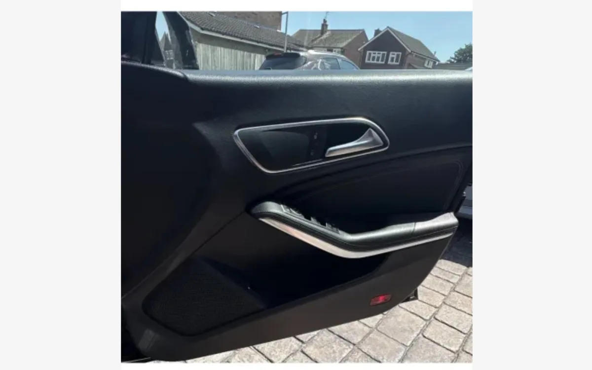 MERCEDES-BENZ CLA180 SPORT AUTO