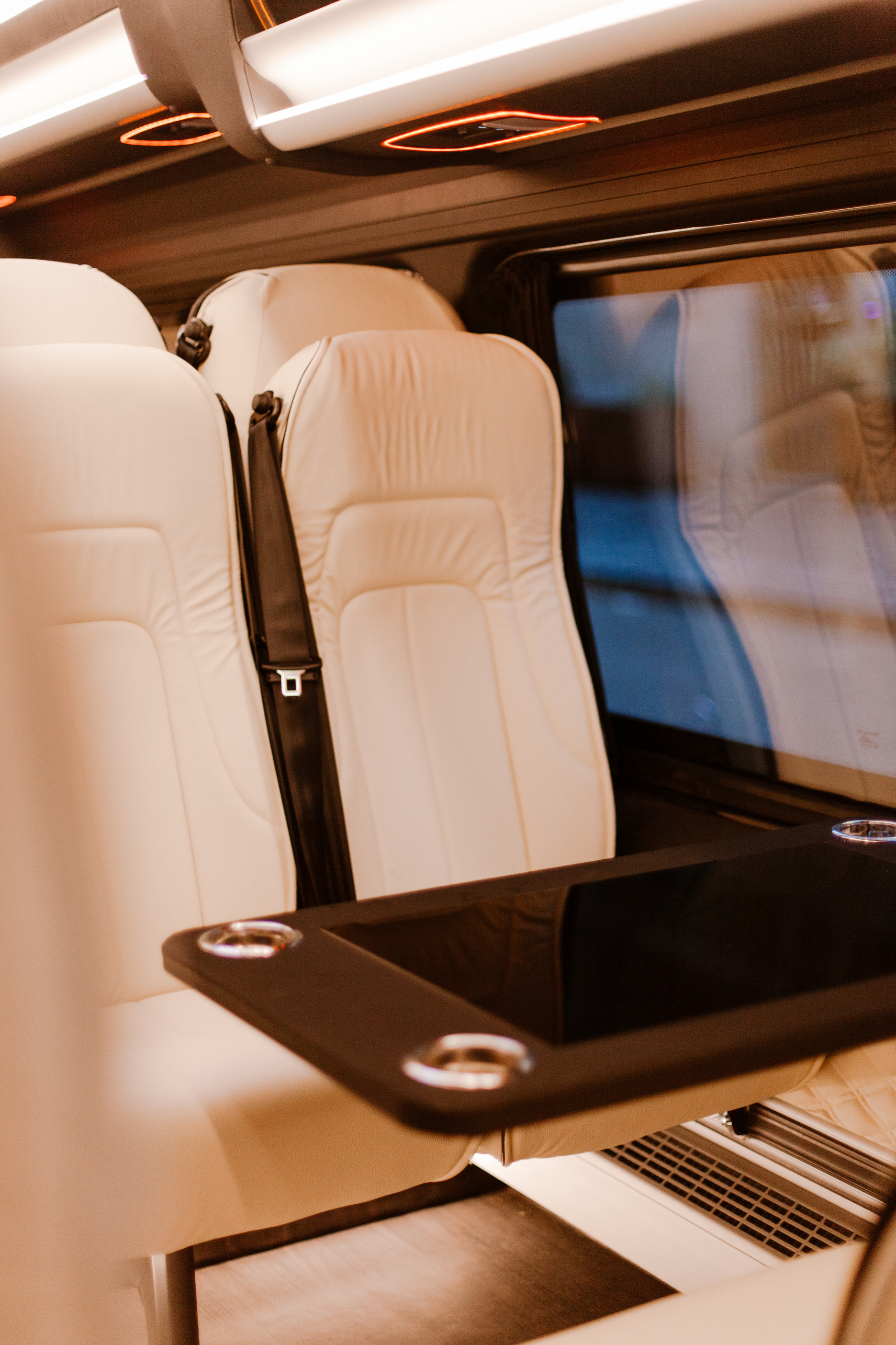 Luxe verlichting in de Sprinter bus