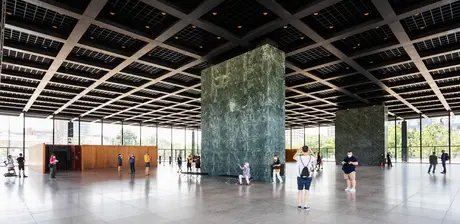 Mies van der Rohe: Less is more (in English)