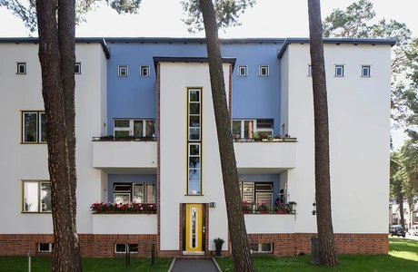 32 / 5.000 Modern Building: Uncle Tom's Cabin