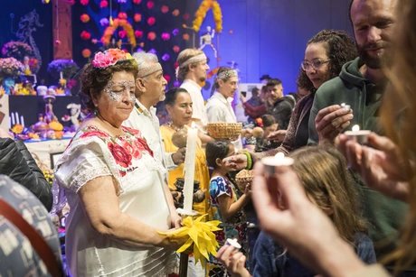 Fiesta de Día de Muertos: Opening of the Ofrenda