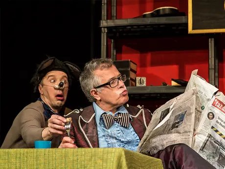 The mysterious chest and the circus mouse