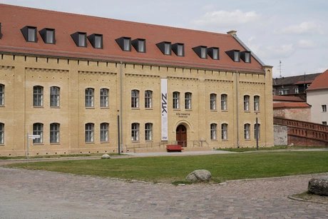 Simone Zaugg – Urban Reflections