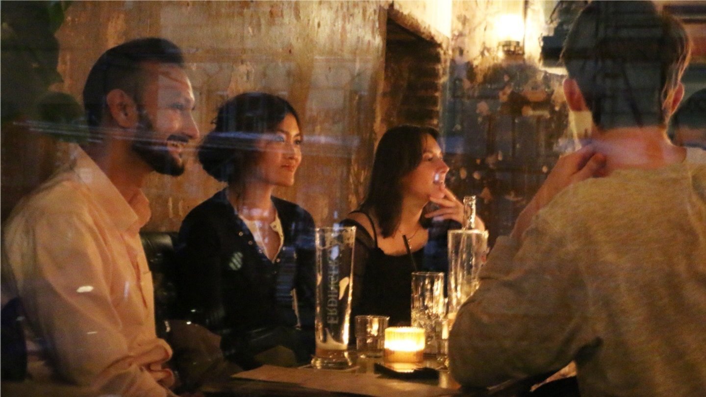 Berlin Singles After-Work Drinks, Feierabend | Zeya: 6 Curated Singles π₯