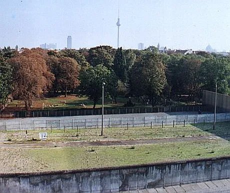 Bärentouren: Berlin-Walltour Bernauer Straße