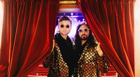 SIEGFRIED & JOY: The big Christmas show with guests