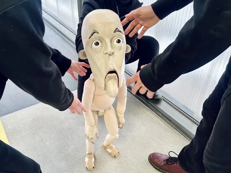 Scene study large puppet