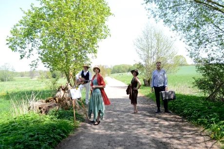 "Land" Theater Walk