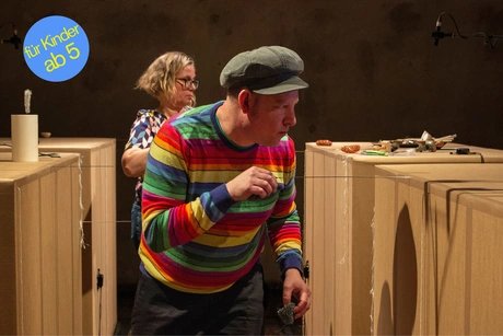 Von Kartons und klingenden Dingen