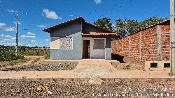 Vende-se em Demerval Lobao-PI  Casa, 62.83 de área total, 62.83 de área privativa, 200.00 de área do terreno,  2_qto(s), varanda, a.serv, WC, 1_sala(s), cozinha.