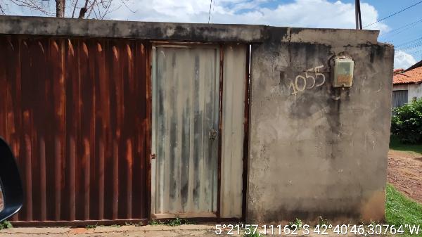 Vende-se em Demerval Lobao-PI  Casa, 56.00 de área total, 56.00 de área privativa, 200.00 de área do terreno,  2_qto(s), WC, 1_sala(s), cozinha, Terraco.