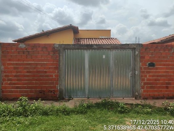 Vende-se em Demerval Lobao-PI  Casa, 58.50 de área total, 58.50 de área privativa, 186.58 de área do terreno,  2_qto(s), varanda, a.serv, WC, 1_sala(s), cozinha.